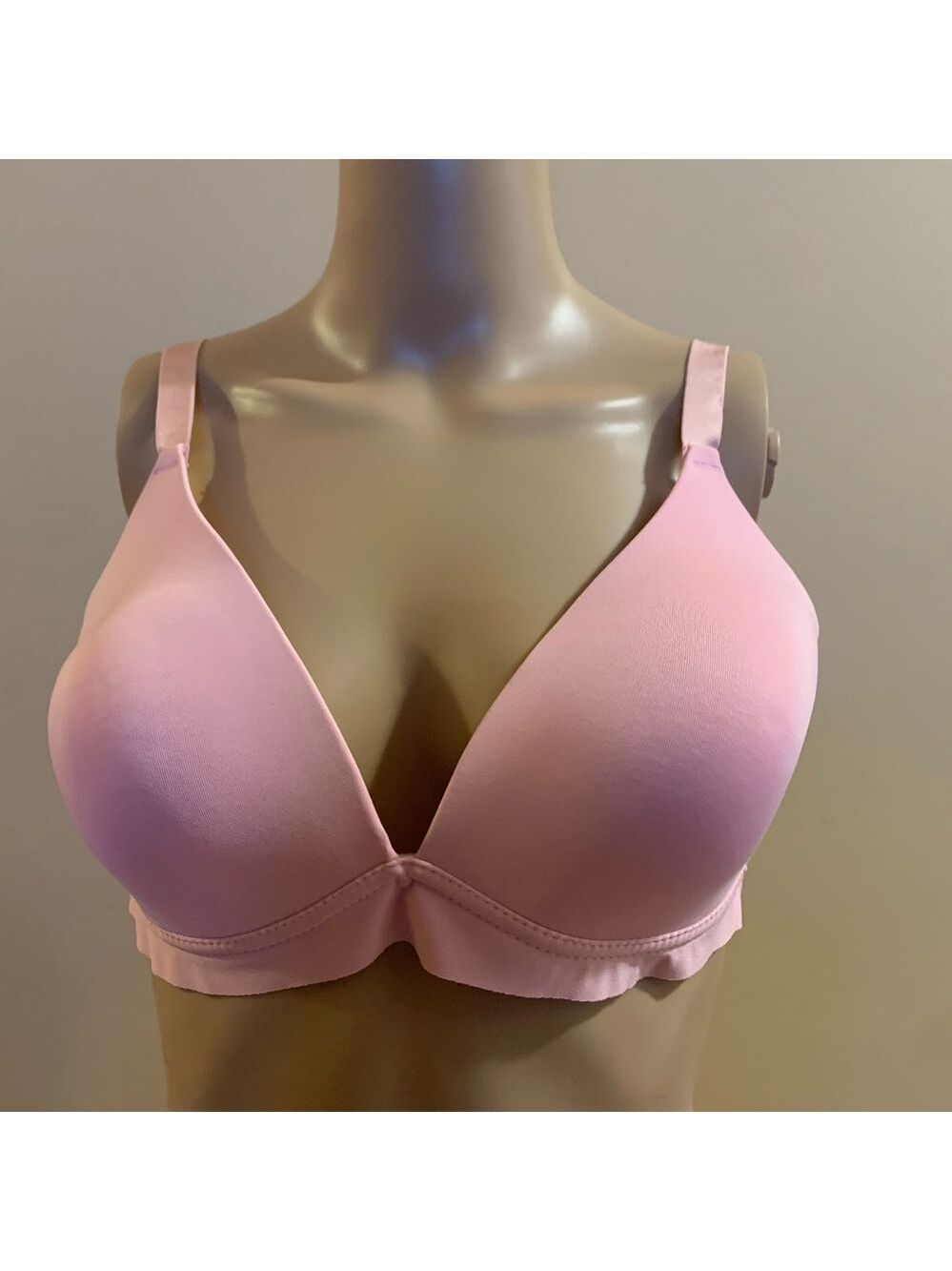 YMI intimates, pink, EUC, 40D, wire free
